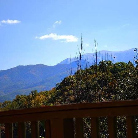 Mountain High Villa Gatlinburg Exterior photo
