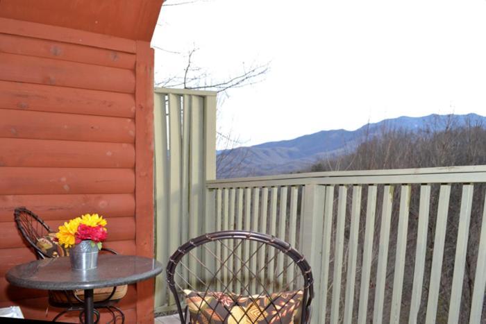 Mountain High Villa Gatlinburg Exterior photo